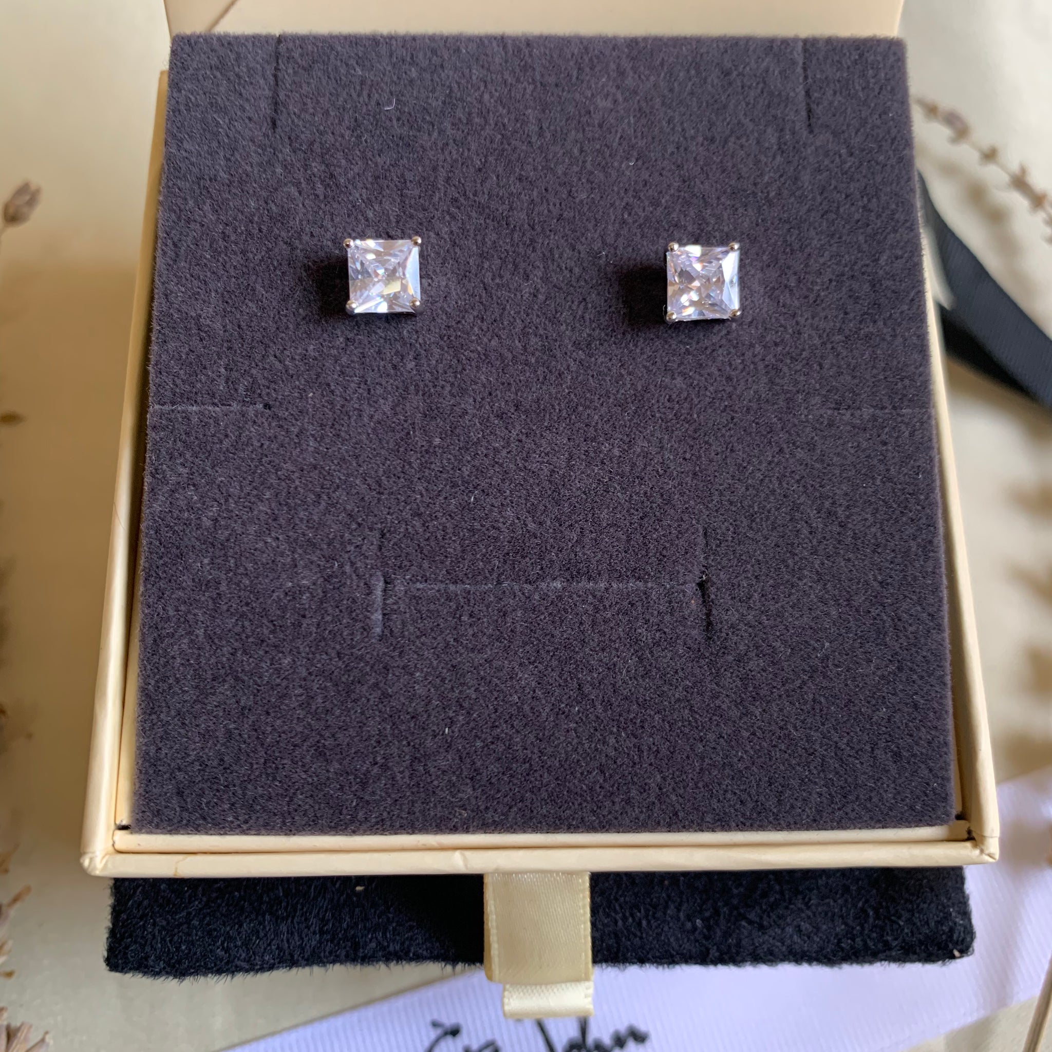 Princess cut square stud