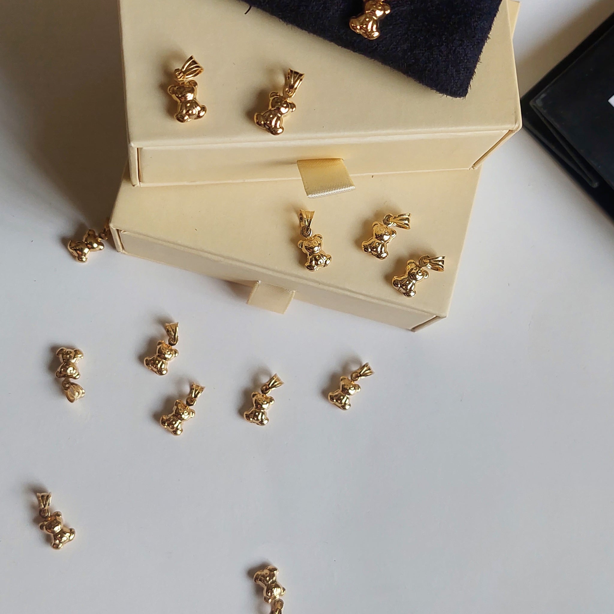 Teddy bear pendant