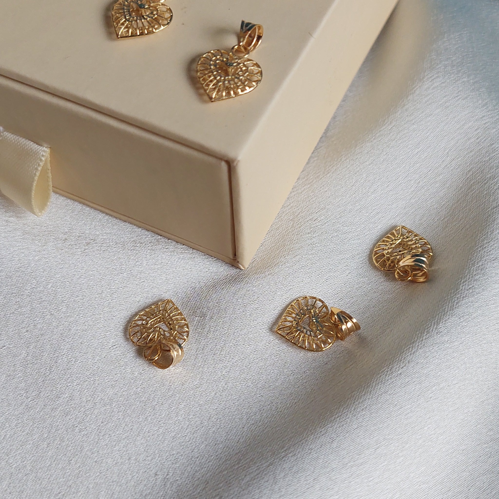 Tiny ring heart pendant